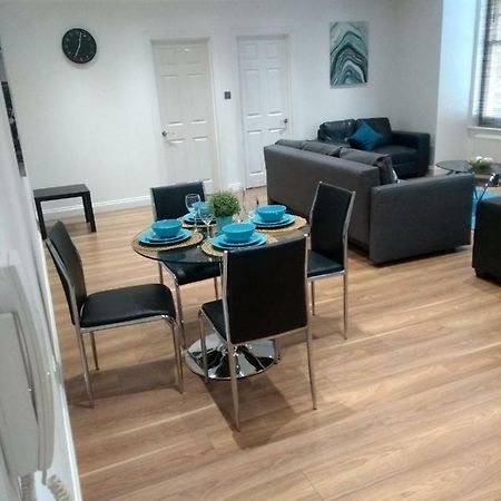 Clifton Apartment Luton  Bagian luar foto
