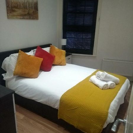 Clifton Apartment Luton  Bagian luar foto