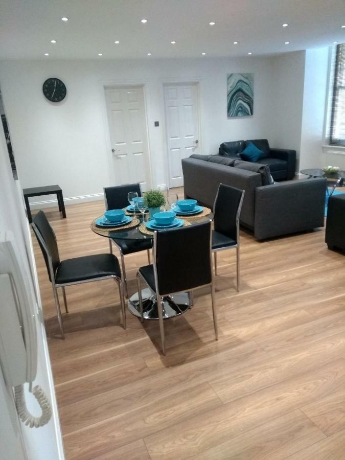 Clifton Apartment Luton  Bagian luar foto