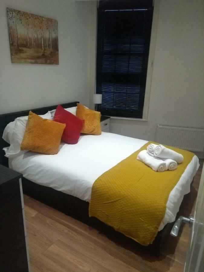 Clifton Apartment Luton  Bagian luar foto