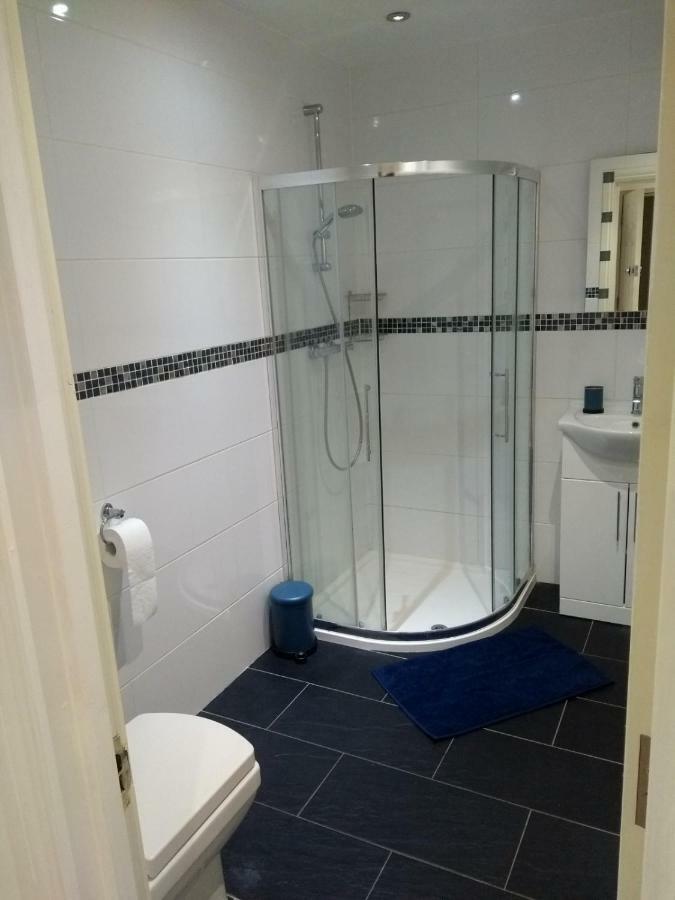 Clifton Apartment Luton  Bagian luar foto
