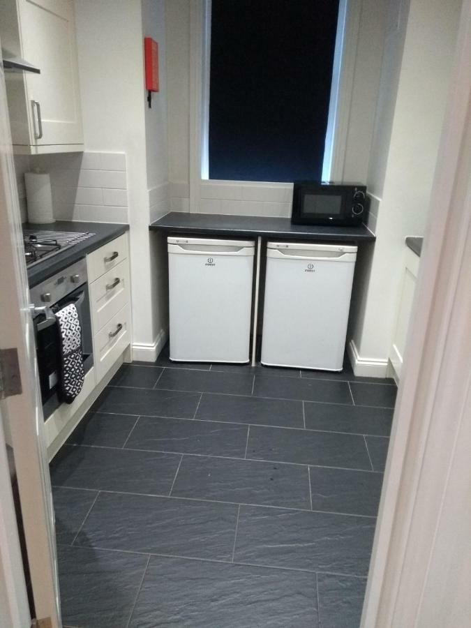 Clifton Apartment Luton  Bagian luar foto