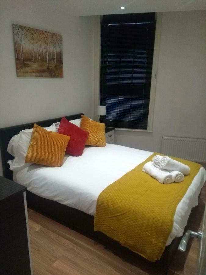 Clifton Apartment Luton  Bagian luar foto