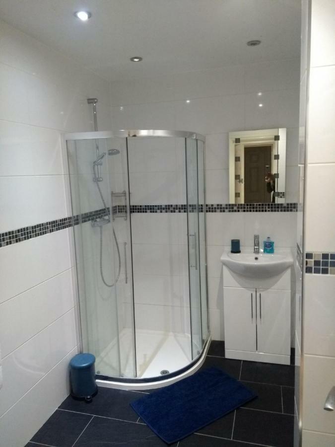 Clifton Apartment Luton  Bagian luar foto